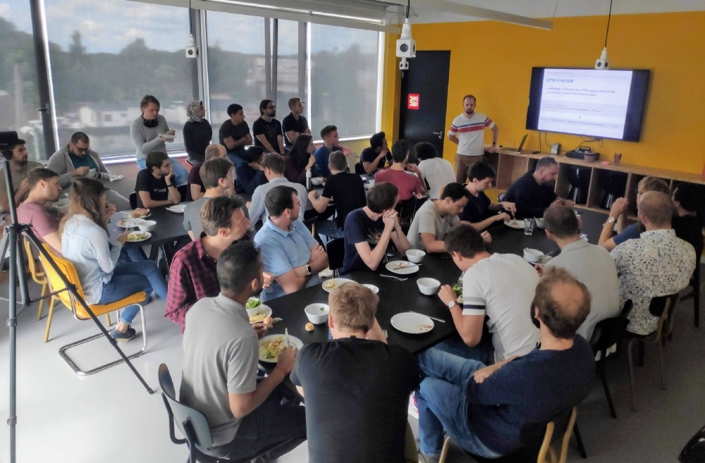 bringing-knowledge-to-the-lunch-table